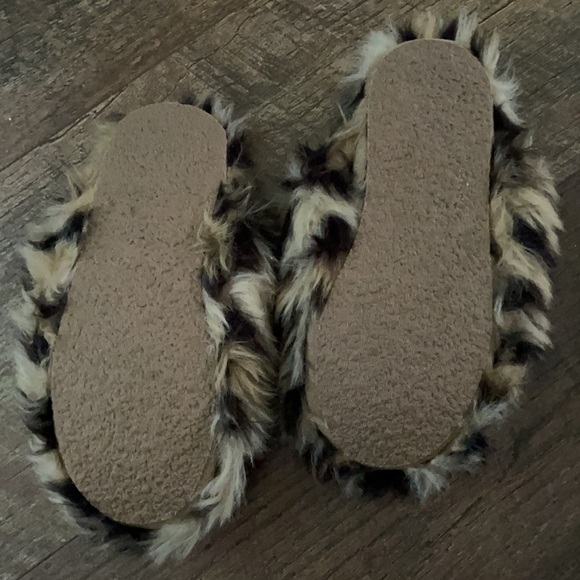 Brand new without tags, crewcuts from JCrew kids slippers - Picture 3 of 3
